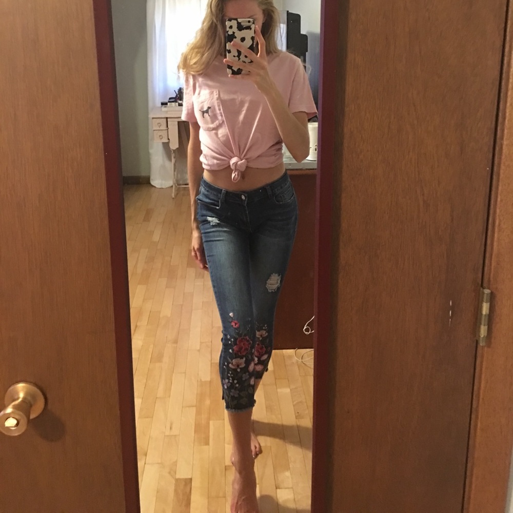 Kensie Embroidered Jeans